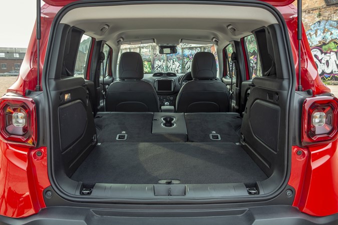 Jeep Renegade boot