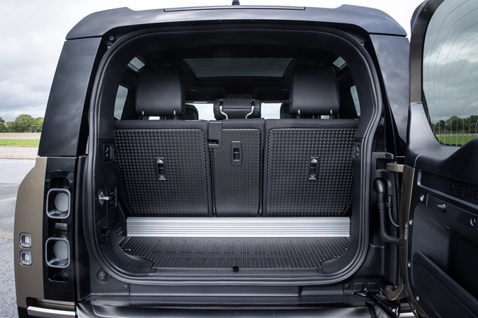 2021 Land Rover Defender 90 boot - rear seats up