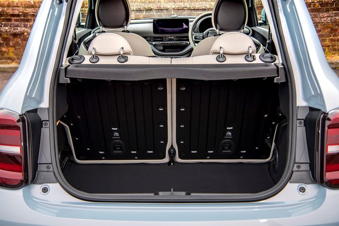 Fiat 500 Electric (2021) boot space