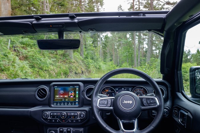 2018 Jeep Wrangler Unlimited Overland interior