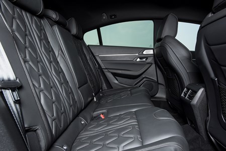 Peugeot 508 22 Interior Layout Dashboard Infotainment Parkers