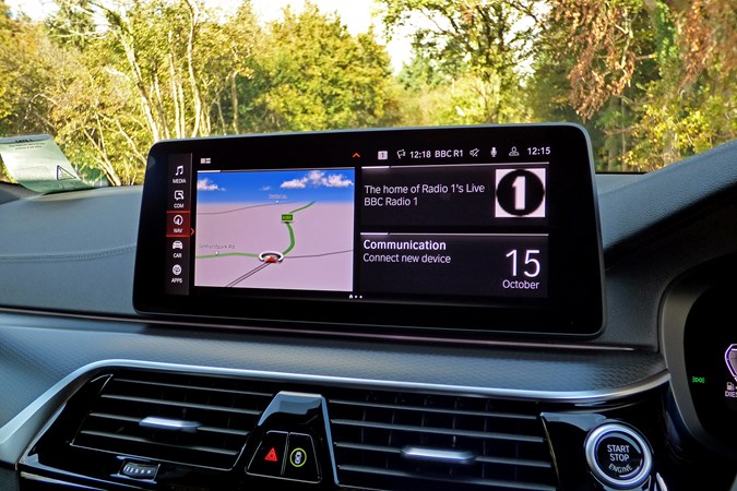 BMW 5 Series Touring 2020 iDrive screen
