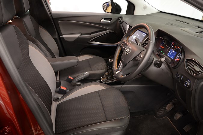 Vauxhall Crossland X (2020) interior, front