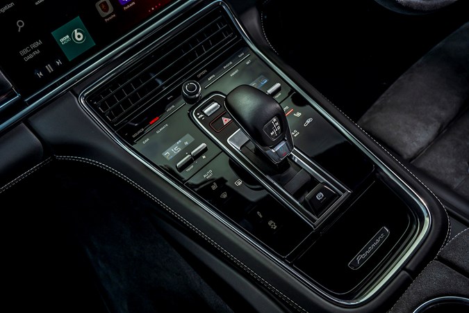 Porsche Panamera review (2021) centre console
