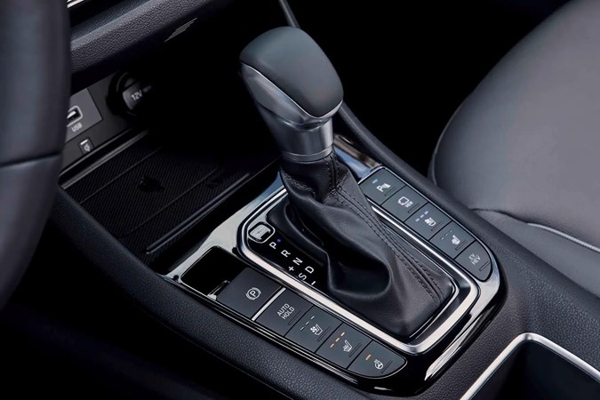2019 Hyundai Ioniq interior gear shift