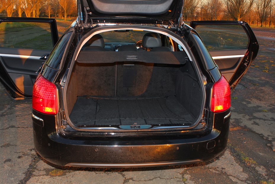 Peugeot 407 - Automatic opening trunk 